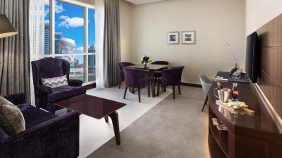 Suite with Lounge Access